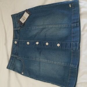 NEW! Denim skirt
